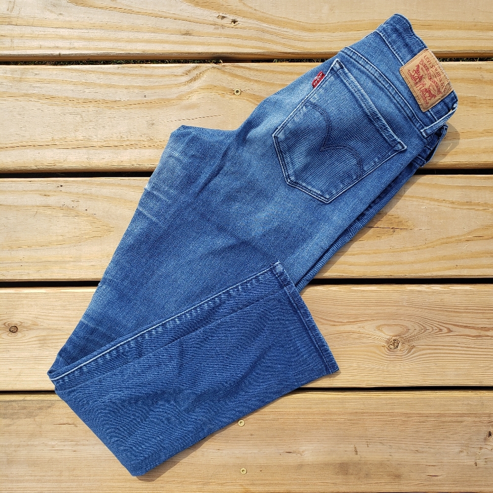 Levi red tab skinny jeans